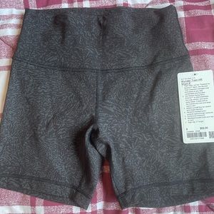Lululemon Wonder Train Highrise 6” Shorts